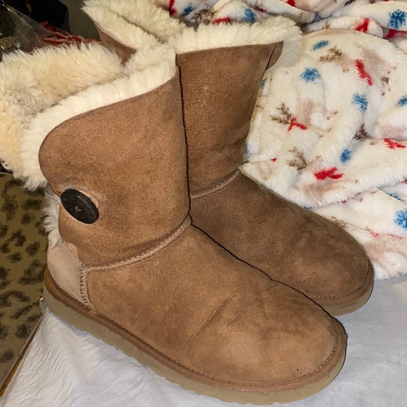 Bailey button ugg boots - Picture 2 of 8